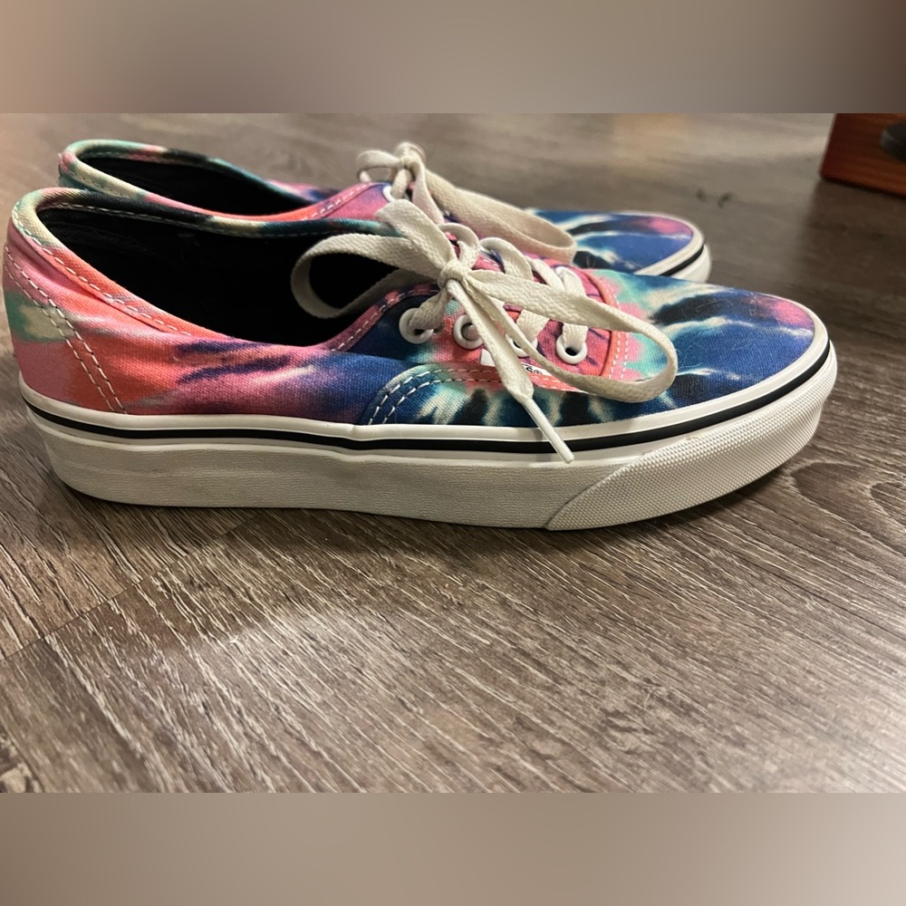 Size 6 W/ 4.5 M Tie Dye VANS shoes